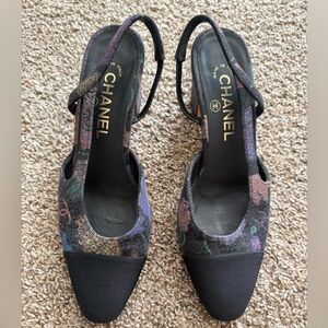 CHANEL slingback